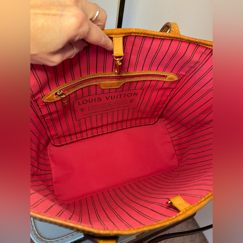 Louis Vuitton Limited Edition Love Lock Monogram Neverfull - Picture 4 of 16